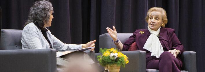 Madeleine 奥尔布赖特访问西雅图大学